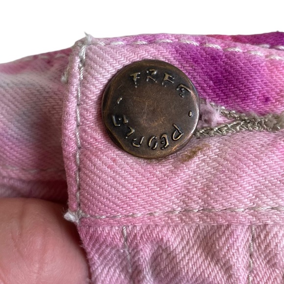 Free People Raw Fringe Hem TyeDye Denim Button-Fly Shorts Size 2 Pink Purple FP - Picture 4 of 15